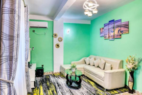 Beautiful- 1 Bedroom Apartment - Parking on site